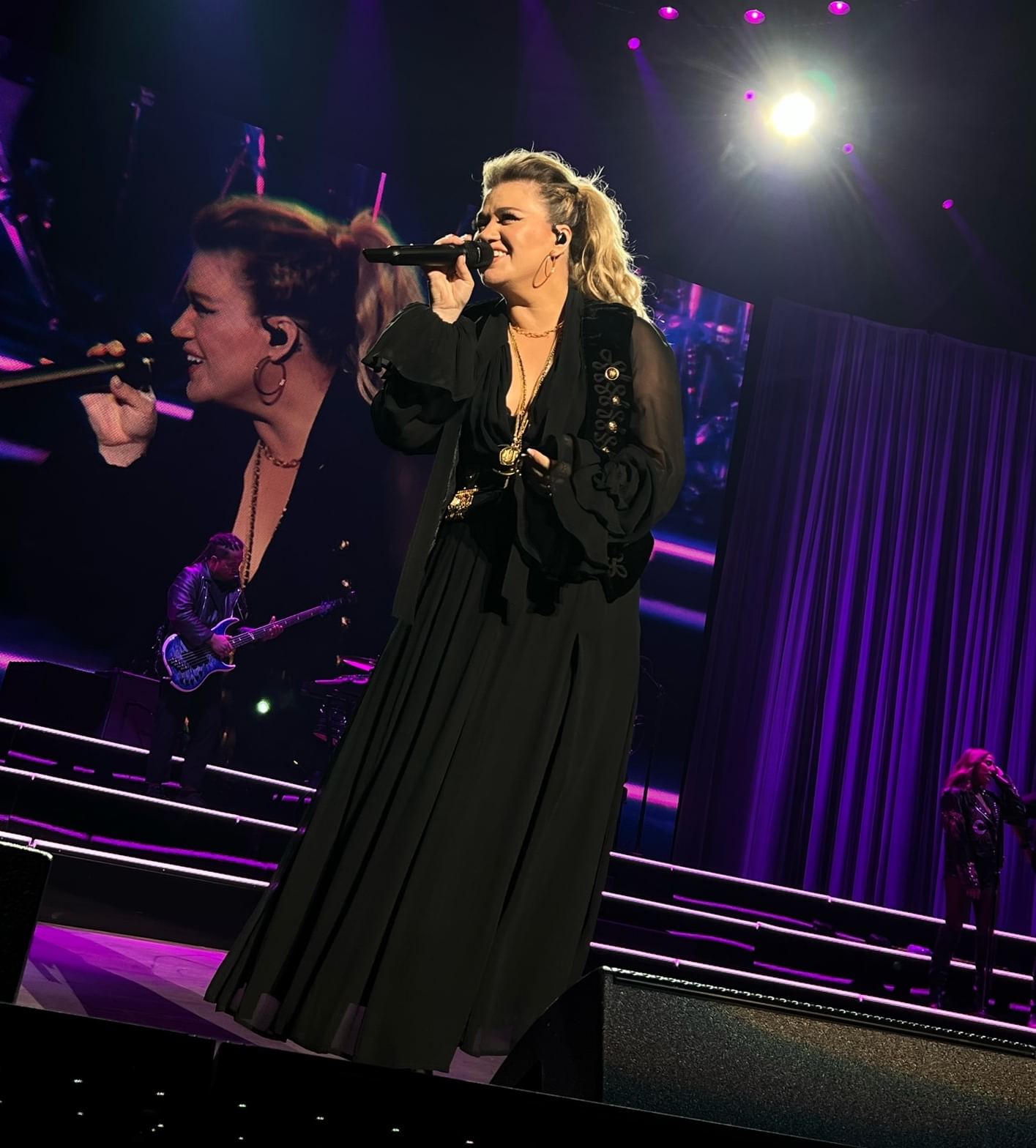 Kelly Clarkson Verschiebt Konzerte – Die Emotionalen Reaktionen Sind Überwältigend! - ze7txhy